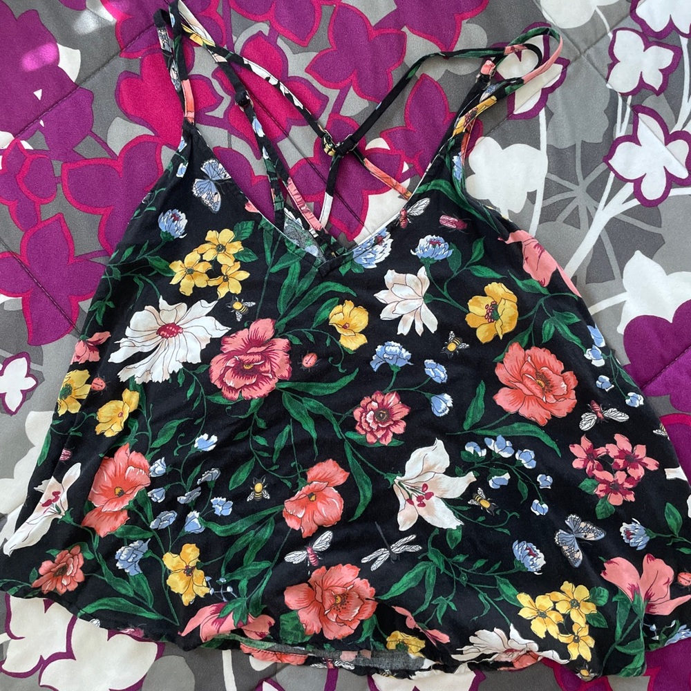 cute hollister floral top
